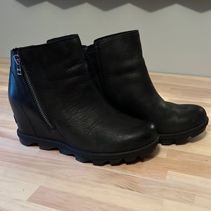 Sorel Joan of Artic Wedge Zip Black 8.5 US